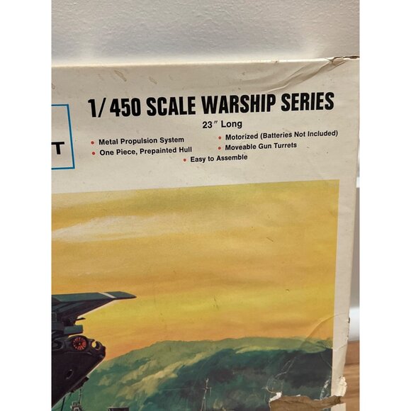 Hasegawa 1/450 Scale Shinano Japanese Aircraft Carrier Model Kit - Picture 2 of 5